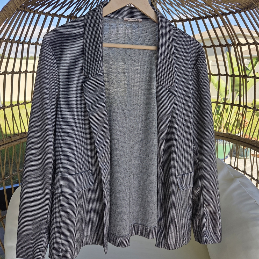 Classic Gray Houndstooth Blazer